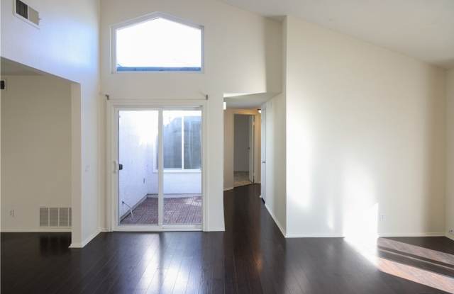 2395 N River Trail Road Gallery 3