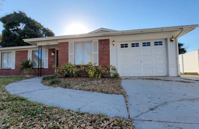 Spacious 4BR Home with Garage Available in Venice NOW! Gallery 1