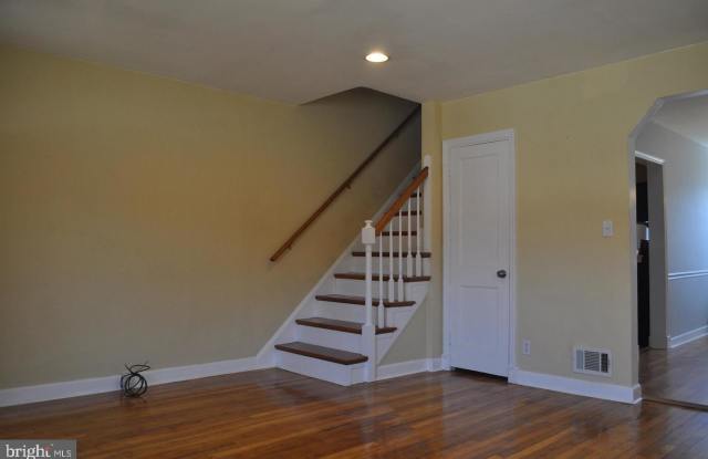 1207 BREWSTER STREET Gallery 4