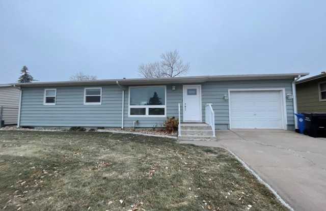 3 BED | 1 BATH | SINGLE GARAGE | WEST photos photos