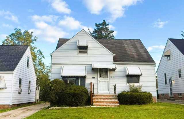 Charming 3-Bedroom Home in Maple Heights – Modern Comfort  Move-In Ready Appeal! photos photos