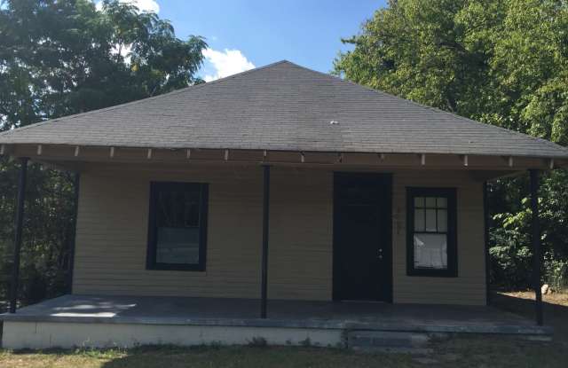 **AVAILABLE NOW**2 or 3 Bedroom / 1 Bathroom Home for Rent in Columbus, GA*** photos photos
