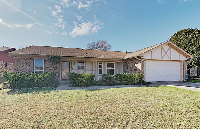 7048 Woodmoor Rd - 7048 Woodmoor Road, Fort Worth, TX 76133
