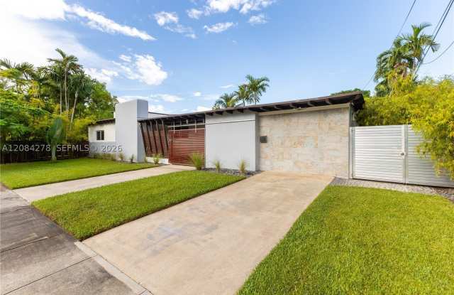 8250 NE 8th Ct Gallery 2