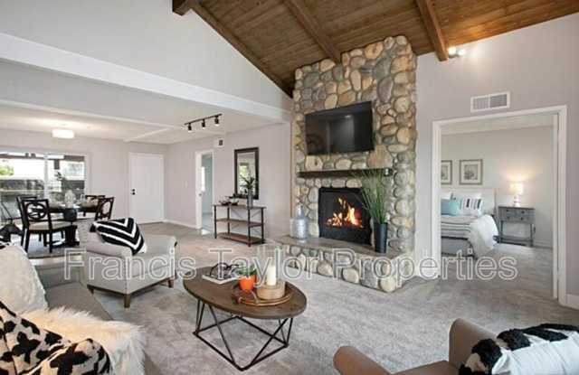 912 Knoll Vista Drive Gallery 4