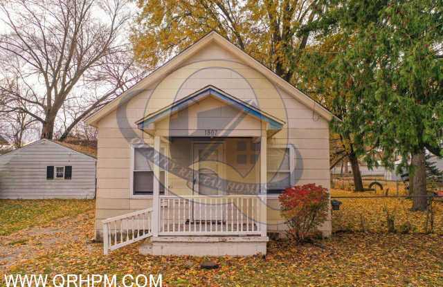 Available Now!! Half OFF First Month's Rent! photos photos