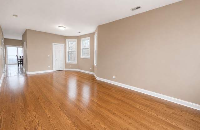 1807 N Lawndale Avenue Gallery 4