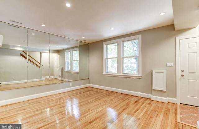 1131 WEST VIRGINIA AVENUE NE Gallery 3