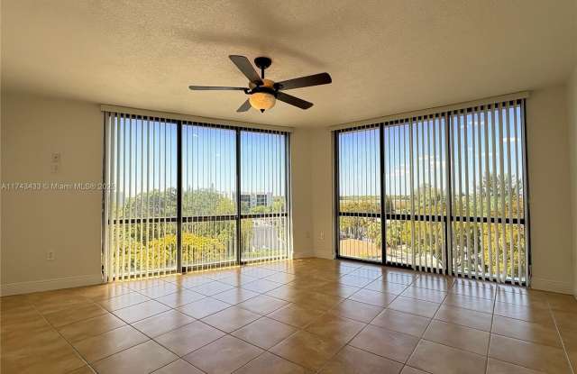 13953 Kendale Lakes Cir photos photos