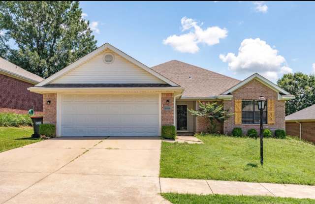 Newly Remodeled 3 Bedroom, 2 Bath Home with Garage and Fenced in Yard Gallery 1