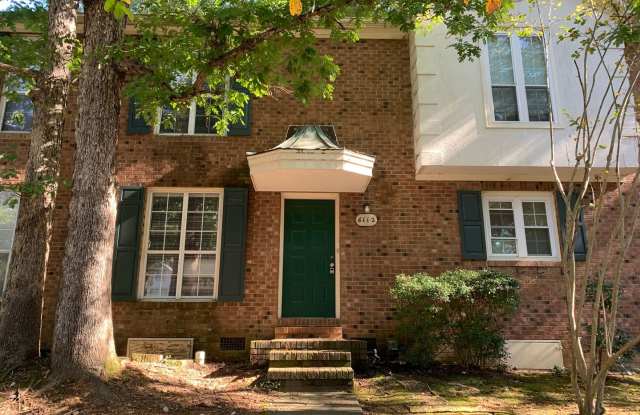 Spacious North Raleigh Townhouse *2 brm 2 bath * small pet neg't * laminate floors photos photos