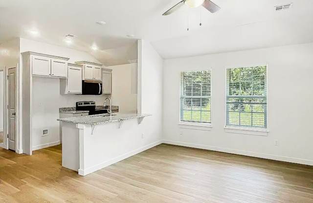 Contemporary 3-Bedroom Duplex Unit | Pet-Friendly with Private Yard - 805 Southwest Summit Avenue, Lawton, OK 73501