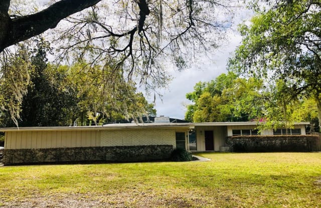 49 Minnehaha Circle - 49 Minnehaha Circle, Maitland, FL 32751