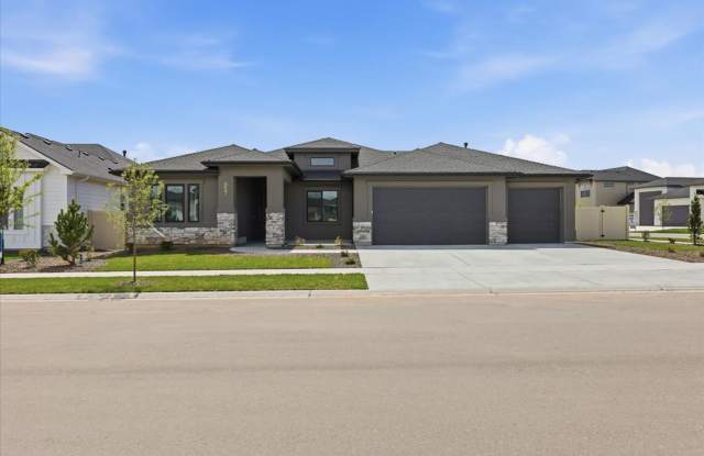 Brand New 3 Bed 2.5 Bath Model Home With 4 Car Garage photos photos