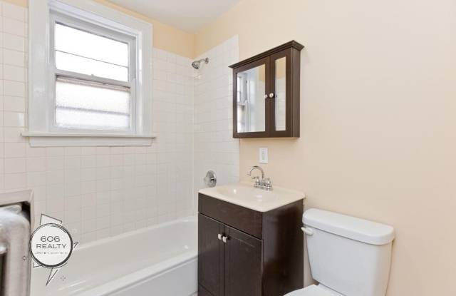 Beautiful Berwyn Apartments on Gunderson! Gallery 3
