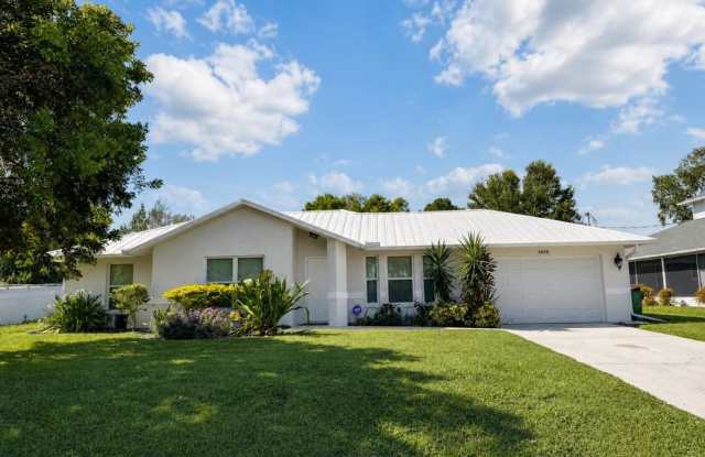 Canal-View Home in Golden Gate Estates – 3 Bedroom Naples Annual Rental photos photos