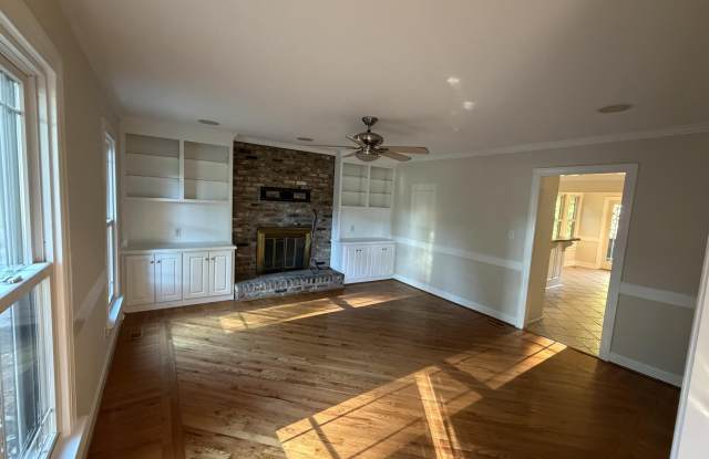 3019 Fieldstream Drive N Gallery 3