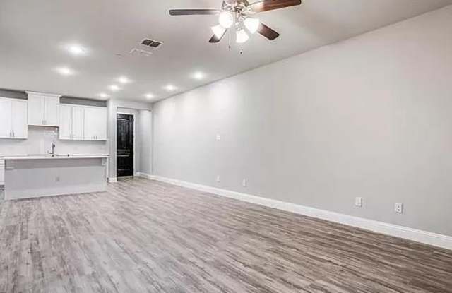 6404 Burbank Way Gallery 3