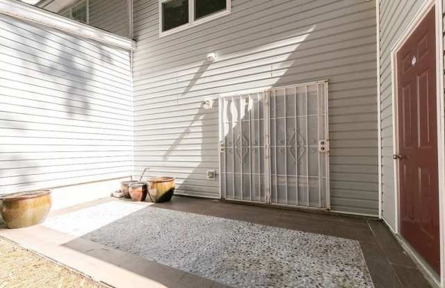 Room in 3 Bedroom Home at Austin Park Cir Gallery 3