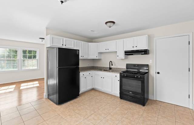 3-Bedroom Home with Central Air and Laundry Hookups Gallery 4