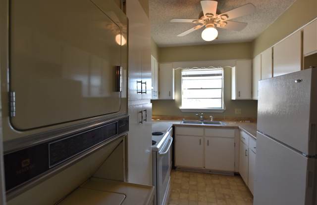 100 Royal Way Drive 4D--RENTAL Gallery 4