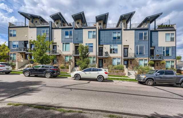 MOVE IN READY -Luxury 3 bed, 3.5 bath Townhome Blocks from Sloan's Lake  Edgewater Marketplace photos photos