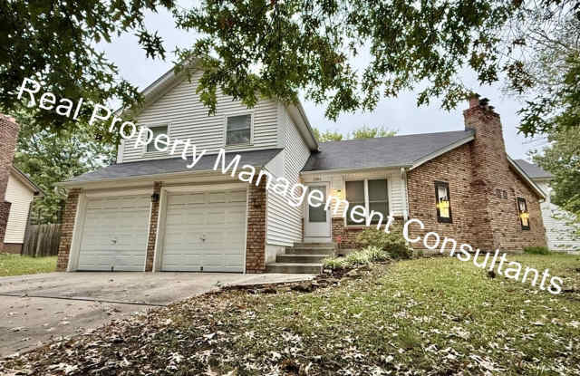 Attractive 3-Bedroom, 2-Bath Duplex Home in Olathe! Gallery 1