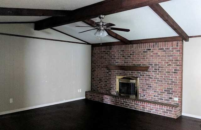 1319 E Fairmont Gallery 3