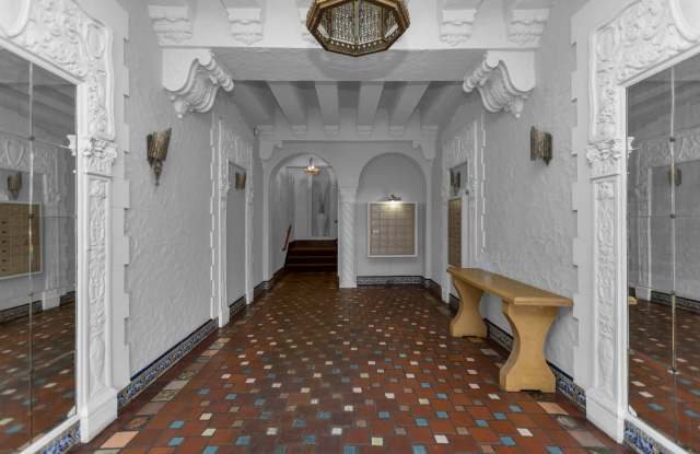 1835 Vallejo Gallery 3