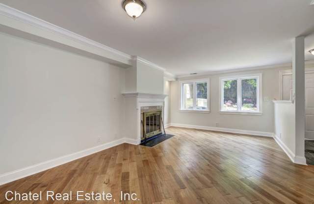 1240 Eton Court, NW Gallery 3