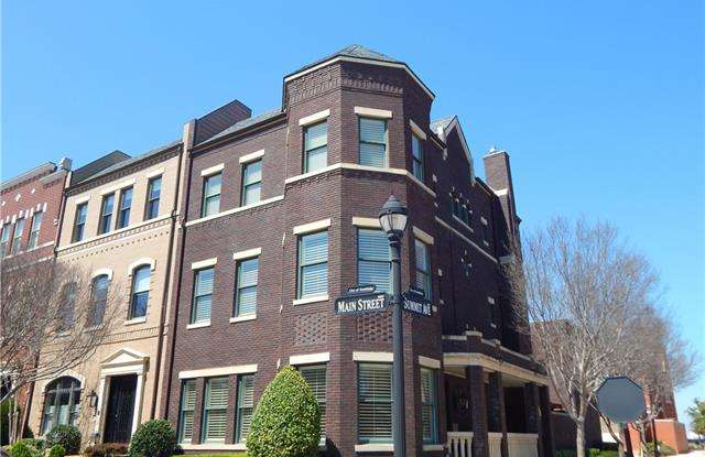 1534 Main Street Gallery 4
