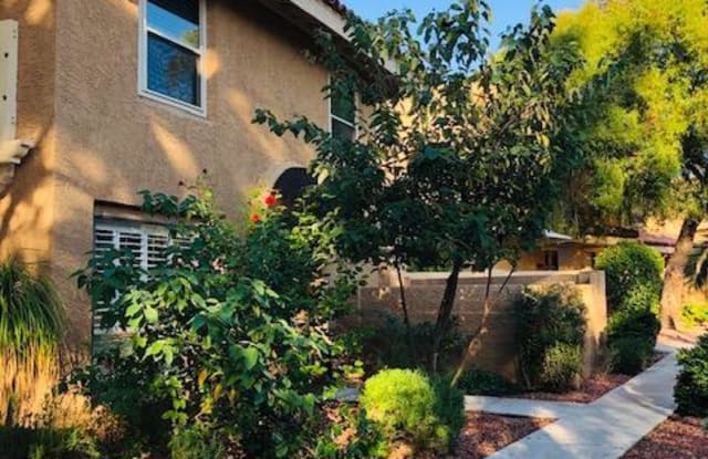 10407 N 11TH Street - 10407 East North Lane, Phoenix, AZ 85020