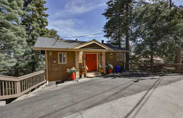 Three bedroom 2 bath Level entry photos photos