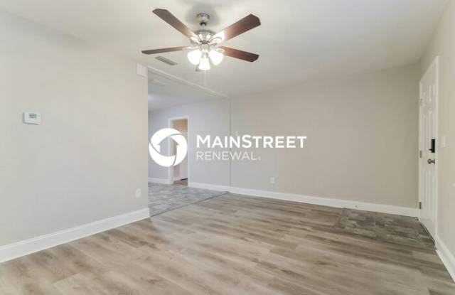 1308 South Locust Avenue Gallery 2