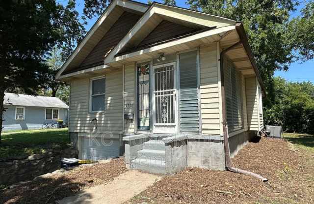 3708 E 72nd St photos photos
