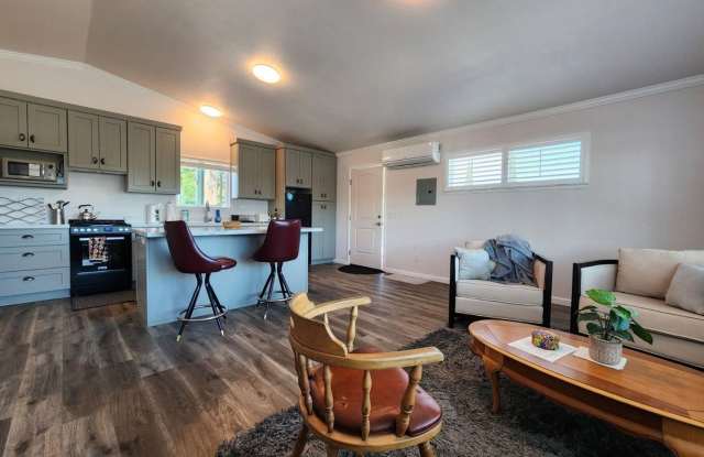 1 Bedroom Upstairs Apartment. - 669 Camino Court, Santa Rosa, CA 95401
