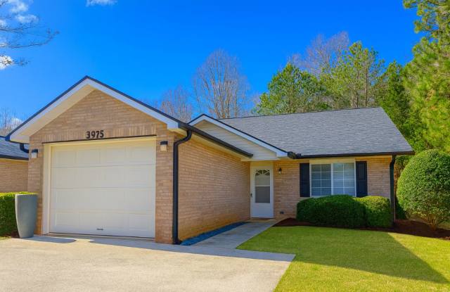 Ranch Style end unit townhome in great Gainesville location - 3975 Hidden Hollow Drive, Hall County, GA 30506