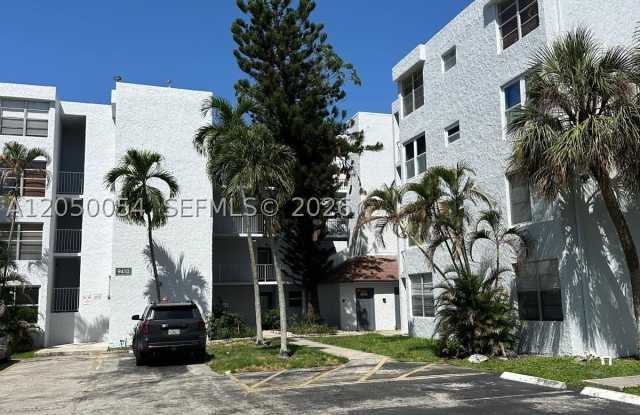 9410 Live Oak Pl Gallery 1