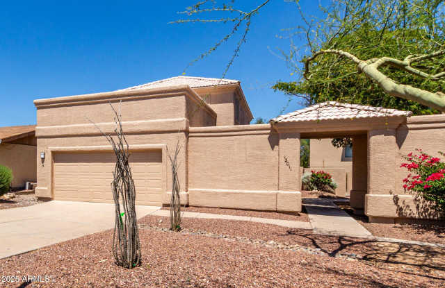 12011 N Fountain Hills Boulevard Gallery 4