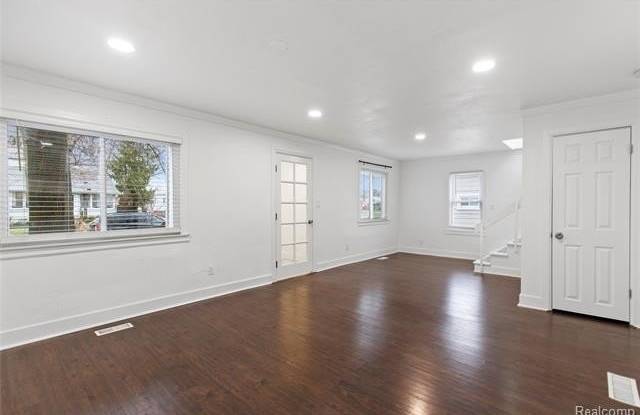 22712 Clairwood Street Gallery 2