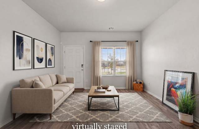 Adorable Cozy Home in Mustang Gallery 1