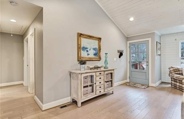 5235 Lanier Lane Gallery 3
