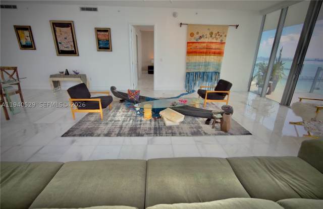 700 NE 26th Terrace Gallery 4