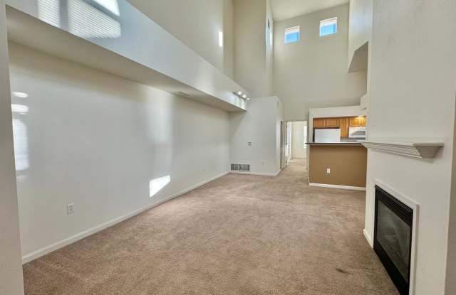 Beautiful Upper Level 2 Bedroom / 2 Bath Condo With Garage in Evans, CO! Gallery 1
