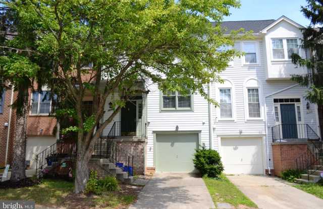 8725 DELCRIS DRIVE Gallery 2
