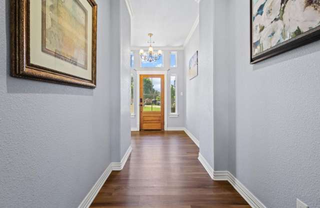 2201 Norwood Street Gallery 3