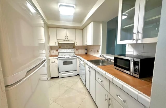 7380 NW 18th St - 7380 Northwest 18th Street, Margate, FL 33063