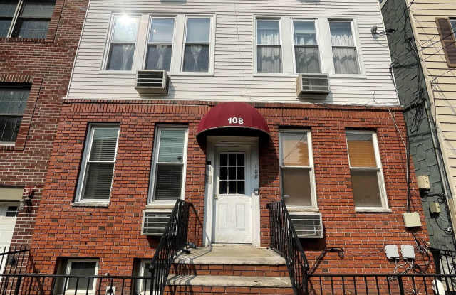 108 THORNE ST - 108 Thorne Street, Jersey City, NJ 07307