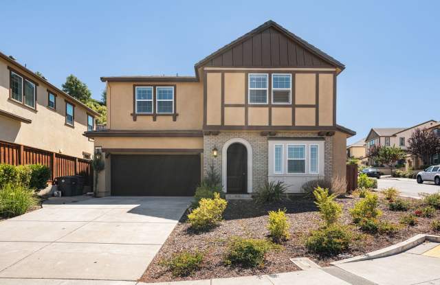 Charming 4BR/4BA Single-Family Home in Sought-After Terrace Ridge Community photos photos