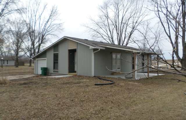 TimberCreek- Manhattan KS - 2101 Timber Creek Drive, Pottawatomie County, KS 66502